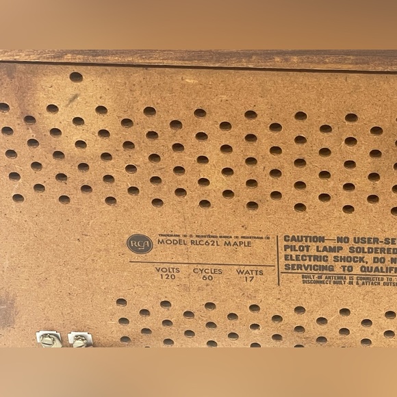 Vintage RCA Solid State Dual Speaker AM FM Radio RLC-62L - Picture 2 of 10